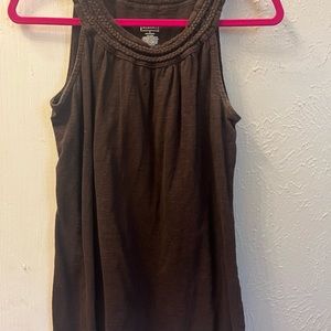 Brown rope top tank